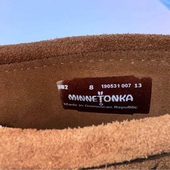 Minnetonka boots Size 8 NWOT - Picture 3 of 6